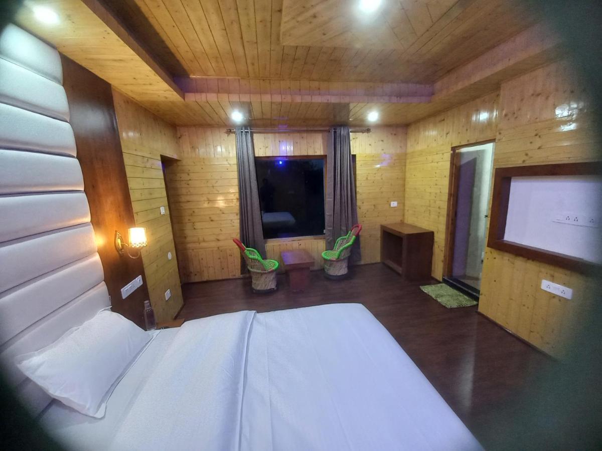 Humble Holiday Inn Kufri Simla Екстериор снимка