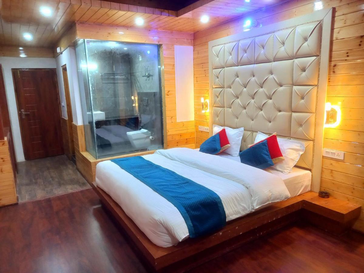 Humble Holiday Inn Kufri Simla Екстериор снимка