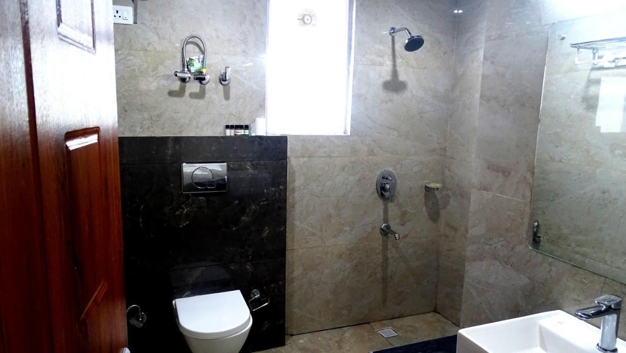 Humble Holiday Inn Kufri Simla Екстериор снимка