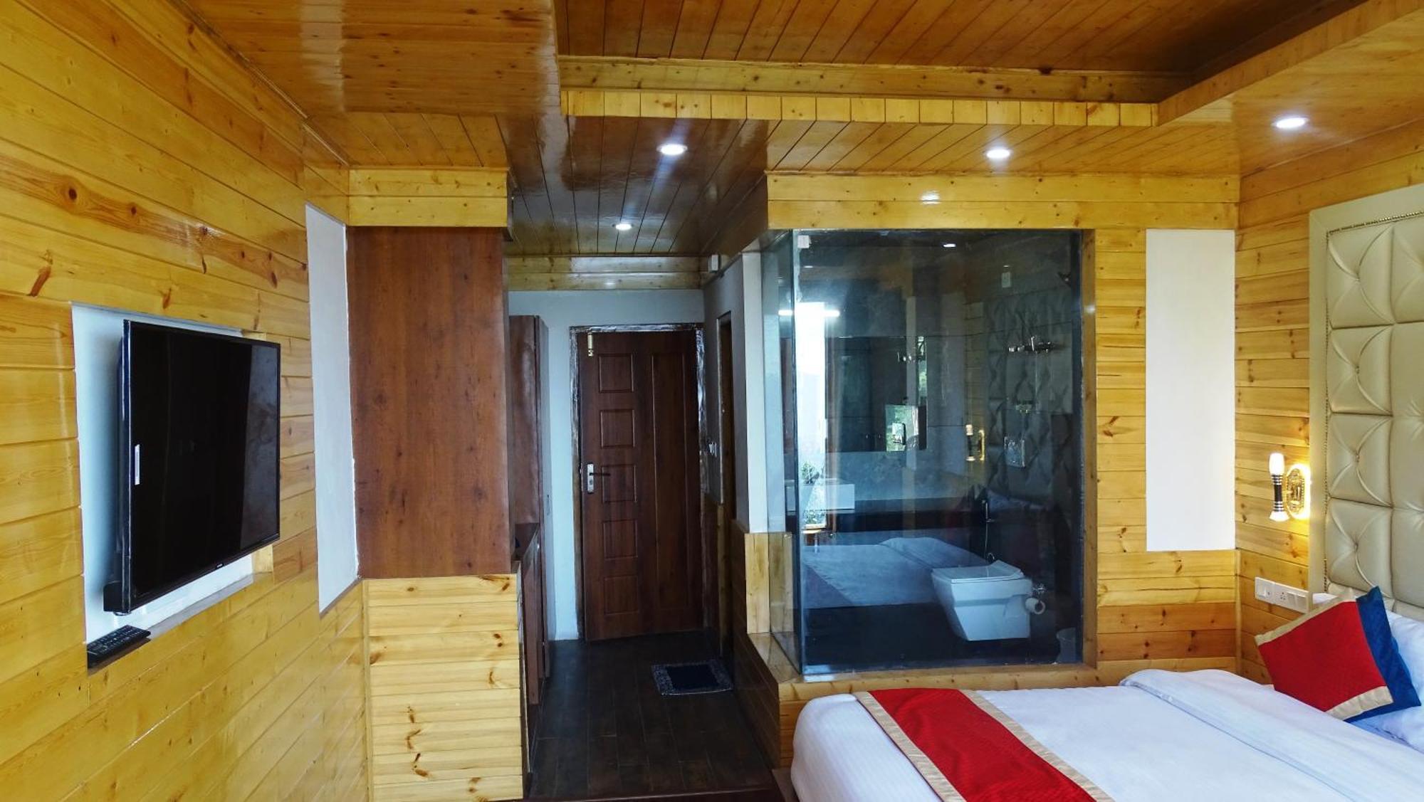 Humble Holiday Inn Kufri Simla Екстериор снимка