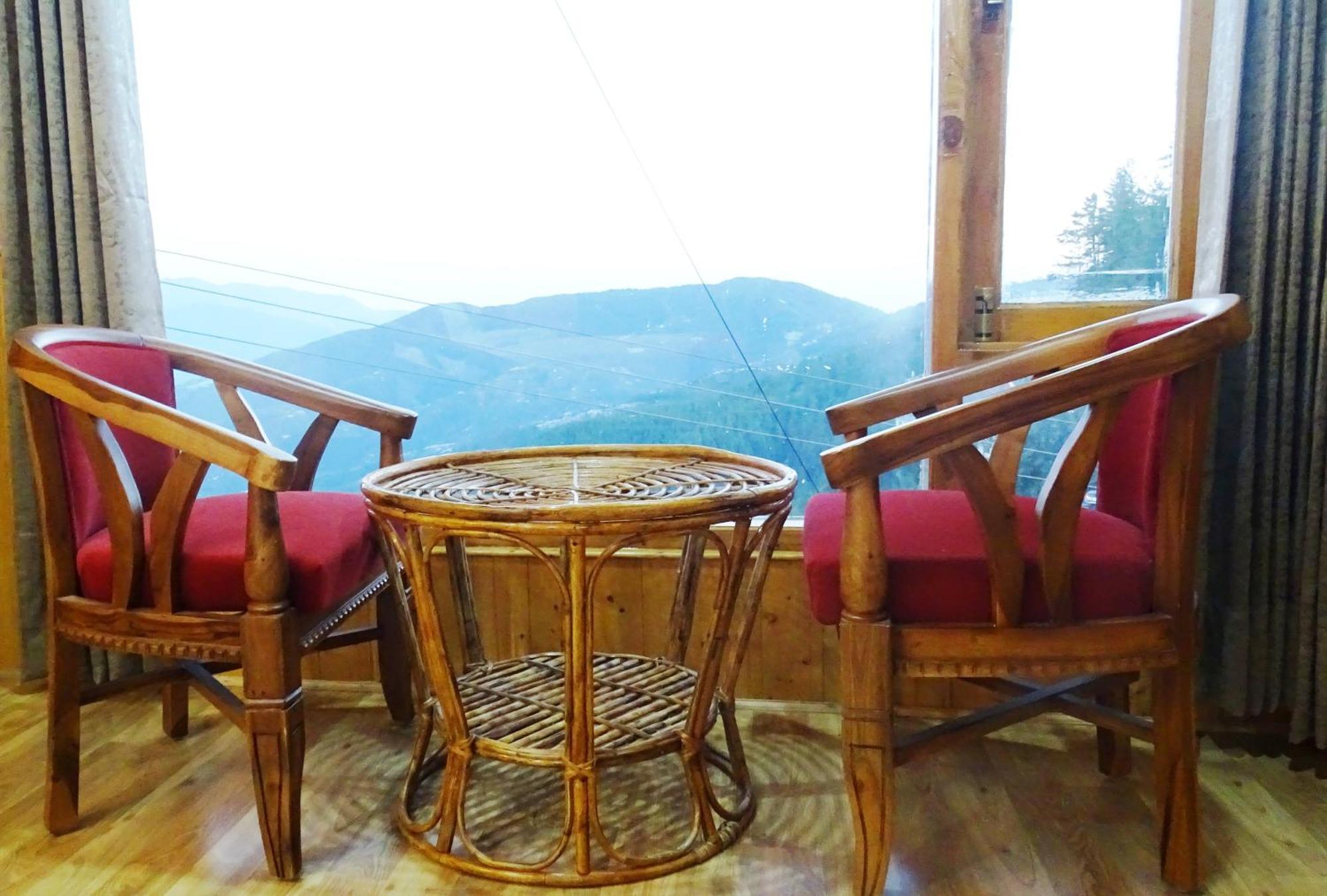 Humble Holiday Inn Kufri Simla Екстериор снимка
