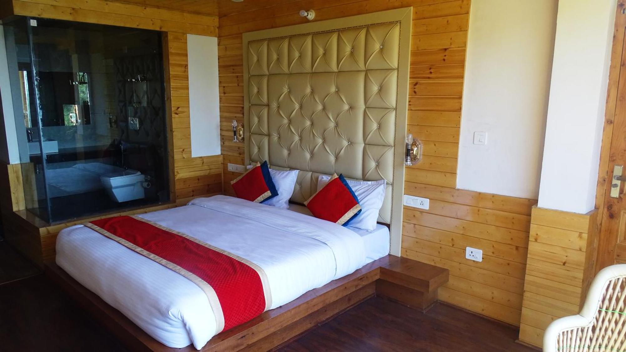 Humble Holiday Inn Kufri Simla Екстериор снимка