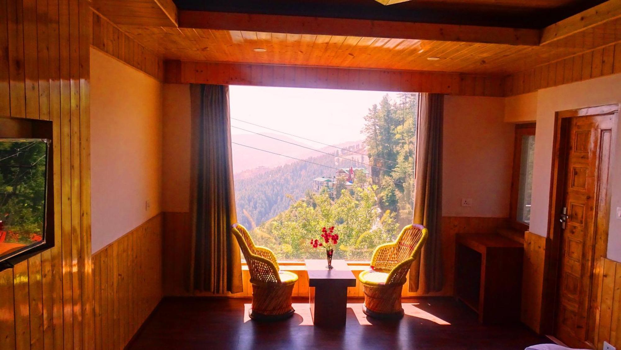 Humble Holiday Inn Kufri Simla Екстериор снимка