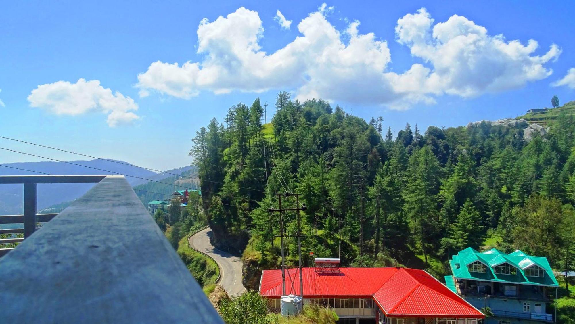 Humble Holiday Inn Kufri Simla Екстериор снимка