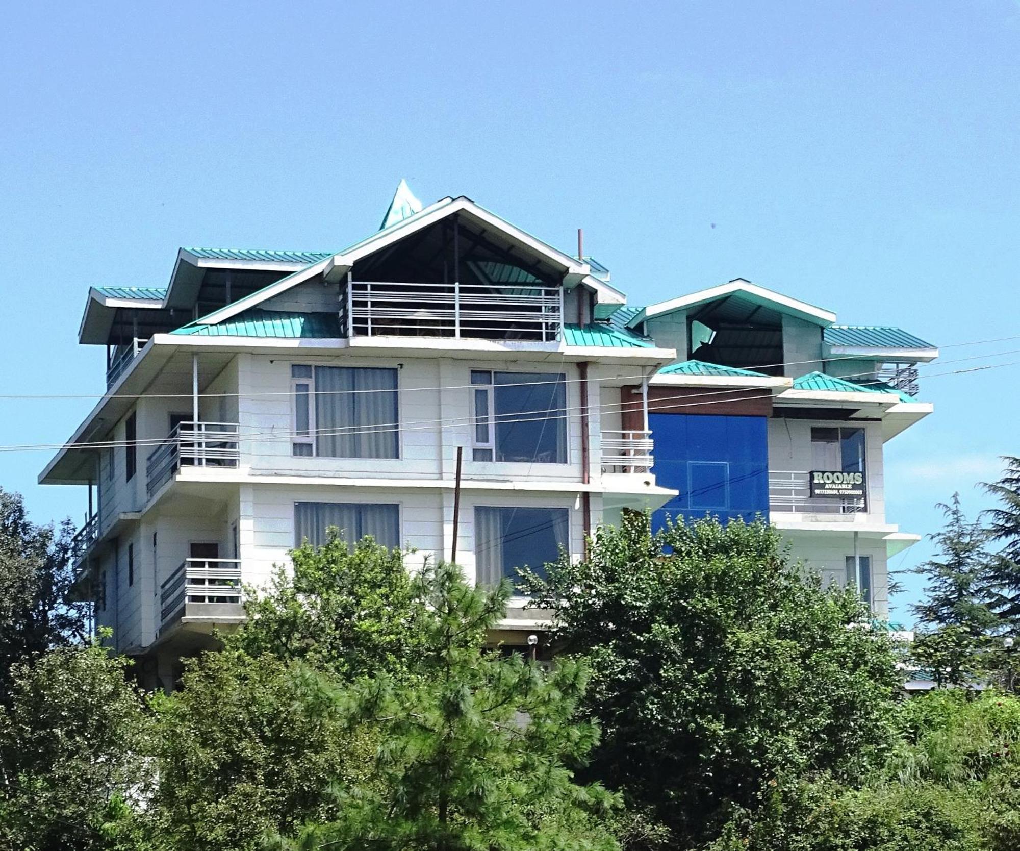 Humble Holiday Inn Kufri Simla Екстериор снимка